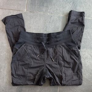 Lululemon black dance pants sz 8